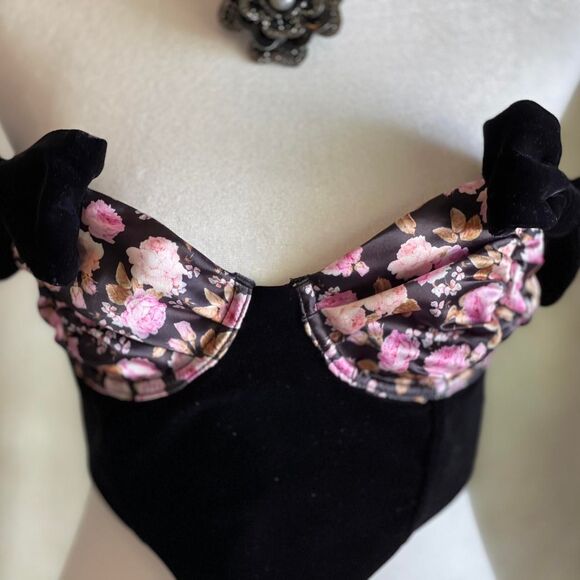 NWT For Love & Lemons Black Velvet Corset Top Floral Detail Goth Fairy Size S - Picture 6 of 8